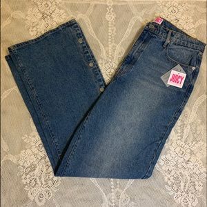 NWT JUICY COUTURE VINTAGE WASH JEANS WITH SNAPS